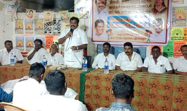 முதலமைச்சா் ஸ்டாலின் லட்சியத்தை நிறைவேற்ற இளைஞர் அணியினா் தீவிரமாக பணியாற்ற வேண்டும். ஓட்டப்பிடாரம் திமுக ஓன்றிய செயலாளர் இளையராஜா பேசினாா்.