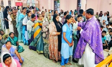 தூத்துக்குடி லூர்தம்மாள்புரம் புனித லூர்து அன்னை ஆலயத்தில் சாம்பல் புதன் சிறப்பு திருப்பலி வழிபாடு நடைபெற்றது.