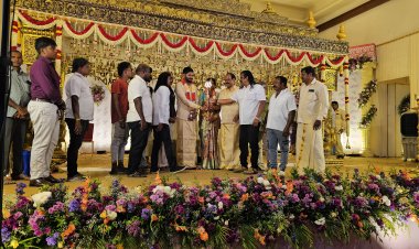 தூத்துக்குடி முன்னாள் மத்திய கூட்டுறவு வங்கி தலைவர் இரா. சுதாகர் இல்லத்திருமண விழா /  பெருந்தலைவர் மக்கள் நலச்சங்கம் நிறுவனத் தலைவர், எஸ்.பி.மாரியப்பன்,பங்கேற்பு