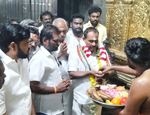 புரட்சித்தலைவி ஜெயலலிதா வழியில் தமிழகத்தில் 2026ல் மீண்டும் எடப்பாடியார் தலைமையில் அதிமுக ஆட்சி அமைய வேண்டி சிறப்பு பூஜை, அன்னதானம்