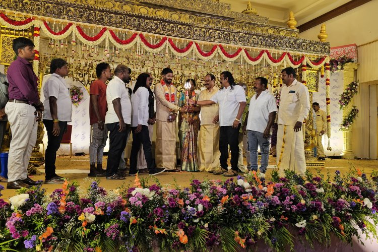 தூத்துக்குடி முன்னாள் மத்திய கூட்டுறவு வங்கி தலைவர் இரா. சுதாகர் இல்லத்திருமண விழா /  பெருந்தலைவர் மக்கள் நலச்சங்கம் நிறுவனத் தலைவர், எஸ்.பி.மாரியப்பன்,பங்கேற்பு