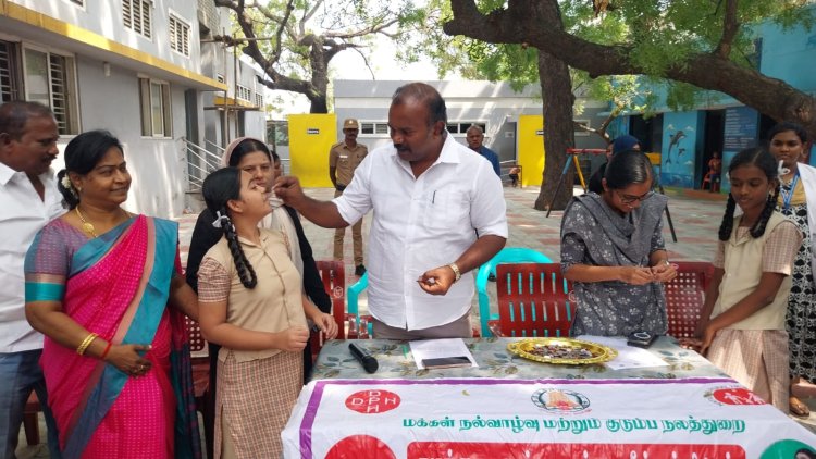 உங்களுடைய அப்பா அம்மாவுக்கு நிறைய கனவுகள் இருக்கும் தூத்துக்குடி பள்ளி நிகழ்ச்சியில் மேயர் ஜெகன் பொியசாமி பேச்சு