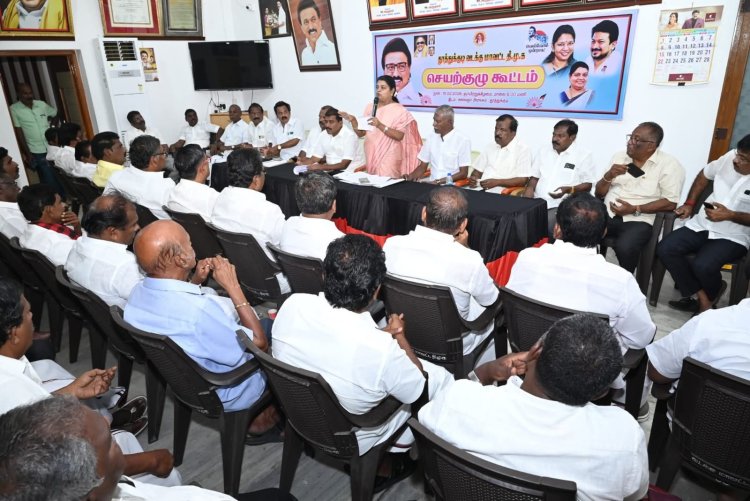 தூத்துக்குடி வடக்கு மாவட்டத்தில் 3 தொகுதிகளிலும் வெற்றி பெற வேண்டும் செயற்குழு கூட்டத்தில் அமைச்சர் கீதாஜீவன் பேசினாா்.