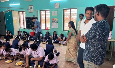 திமுக மாநில இளைஞரணி துணை செயலாளர் தூத்துக்குடி எஸ்.ஜோயல் பிறந்தநாள் விழா : கூட்டாம்புளி ஆதரவற்றோர் இல்லத்தில் உணவு வழங்கல்