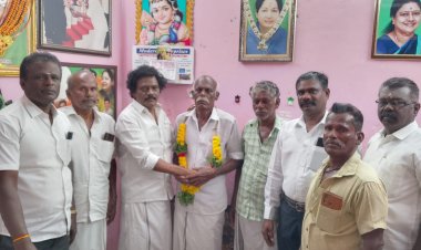 தூத்துக்குடியில் தினகரன் அணியிலிருந்து விலகி சசிகலா அணியில் இணைந்த நிா்வாகிகள்