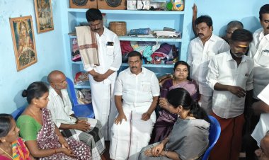 வேடநத்தம் கிராமத்தில் +2 மாணவி படுகொலை செய்யப்பட்டு உயிரிழந்தார். உயிரிழந்த மாணவியின் குடும்பத்தாரை இன்று தூத்துக்குடி பாராளுமன்ற உறுப்பினர்,திமுக துணைப் பொதுச் செயலாளர் கனிமொழி சந்திப்பு