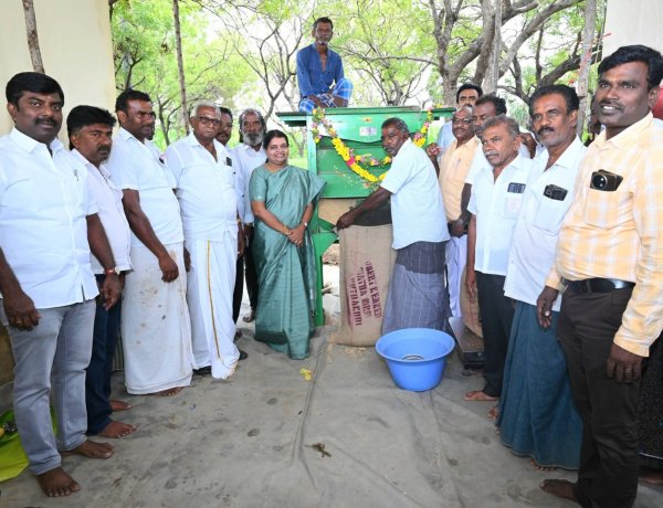 அத்திமரப்பட்டியில் அரசு நேரடி நெல் கொள்முதல் நிலையத்தை அமைச்சர் கீதாஜீவன் திறந்து வைத்தார்.