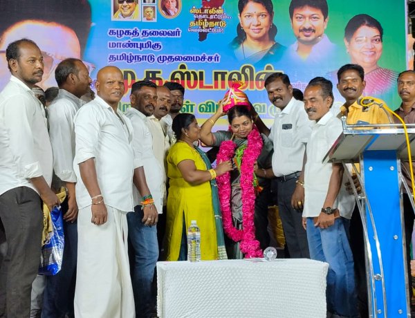 மக்களோடு மக்களாக பணியாற்றுவது திமுக தான் நலத்திட்ட உதவிகள் வழங்கி அமைச்சர் கீதாஜீவன் பேசினாா்.