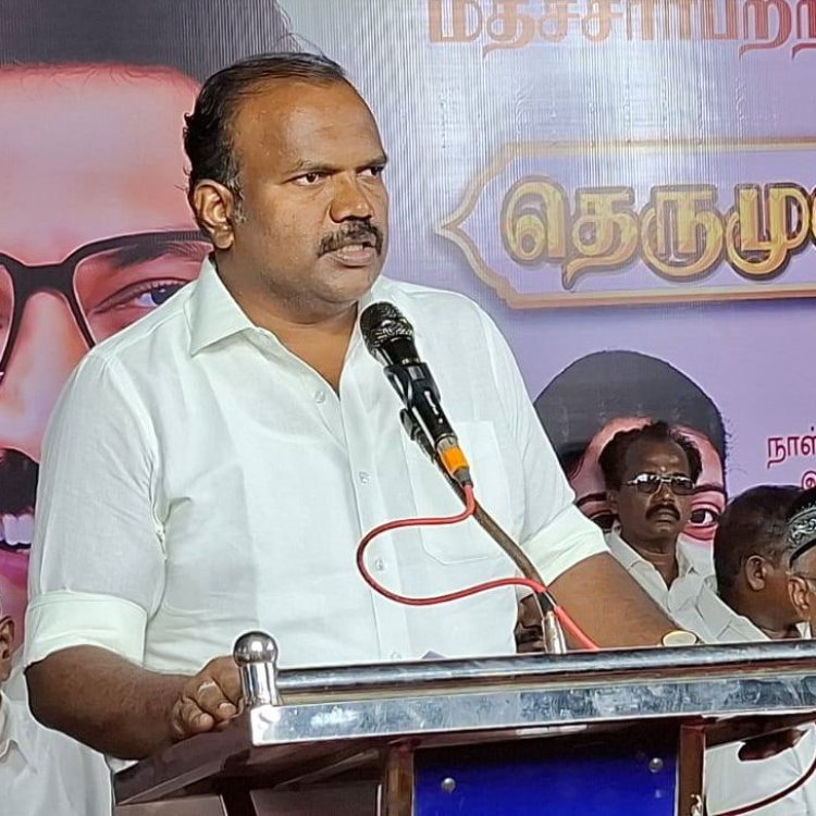 தூத்துக்குடி மாநகராட்சி பகுதி எப்படி இருக்க வேண்டும் என்ற திட்டத்தோடு எதிா்கால தலைமுறையினா் நலன் கருதி முதலமைச்சா் ஸ்டாலின் கூறிய படி 2.0 திட்டத்தின்படி தான் பணியாற்றுகிறோம்