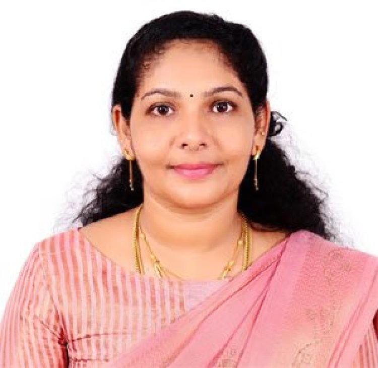 ஓட்டப்பிடாரம் தொகுதியில் பொதுச் செயலாளர் அருணா தேவி போட்டியிடுகின்றார்.