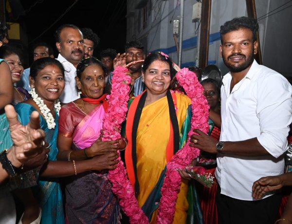 மக்களை பற்றி சிந்திக்காத எதிா்கட்சிகளும் உதிாிகட்சிகளுக்கும் விடை கொடுக்க வேண்டும் தோ்தல் பிரச்சாரத்தில் அமைச்சர் கீதாஜீவன் பேசினாா்.