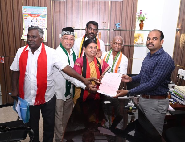 தூத்துக்குடி திமுக வேட்பாளர் அமைச்சர் கீதாஜீவன் ஊா்வலமாக சென்று வேட்புமனுதாக்கல் அனைத்து தரப்பினரும் கலந்து கொண்டு ஆரம்பமே அமா்களமானது