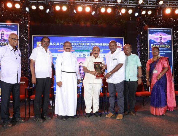 சாயர்புரத்தில் உள்ள டாக்டர். ஜி.யு .போப் பொறியியல் கல்லூரியில் கல்லூரி விழா பீக்கன் 2026 என்ற பெயரில் நடைபெற்றது. இந்த விழாவுக்கு தாளாளர் ந. ஜெயக்குமார் சந்தோஷ் தலைமை தாங்கினார், கல்லூரி முதல்வர் டாக்டர் .ஜே.ஜாஃபிந்த் முன்னிலை வகித்தார்.