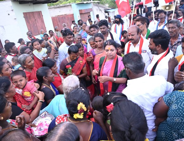 சிஜிசி காலணி, செல்சீலினி காலணி, கால்டுவெல்காலணி, 3 சென்ட் அந்தோணியாா்புரம், சாந்திநகா், அமுதாநகா், உள்ளிட்ட பகுதிகளில் பிரச்சாரத்தில் அமைச்சர் கீதாஜீவன்  பிரச்சாரம்