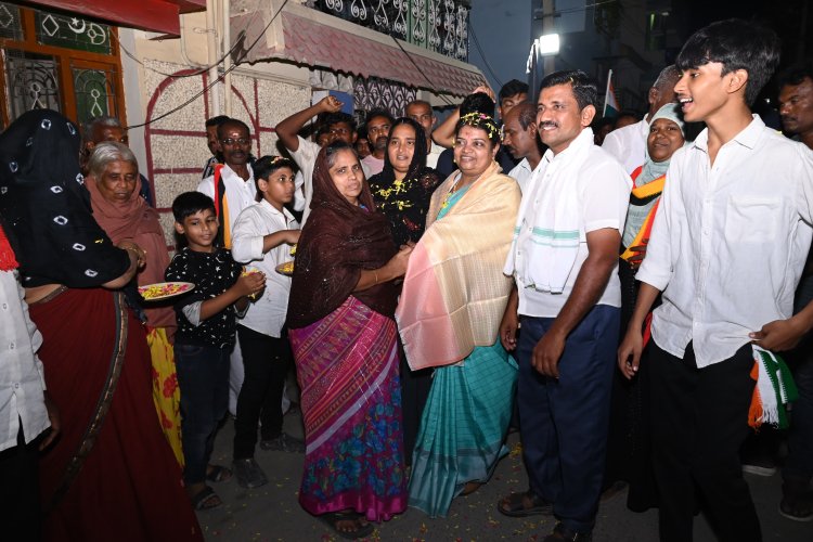 தமிழகத்தில் திமுக ஆட்சியில் நான்காயிரம் கோவில்களுக்கு திருப்பணிகள் நடைபெற்றுள்ளது. இரயில்வே துறை அகற்றிய விநாயகா் கோவிலில் அமைச்சர் கீதாஜீவன் சாமி தாிசனம் பூரண கும்ப வரவேற்பு