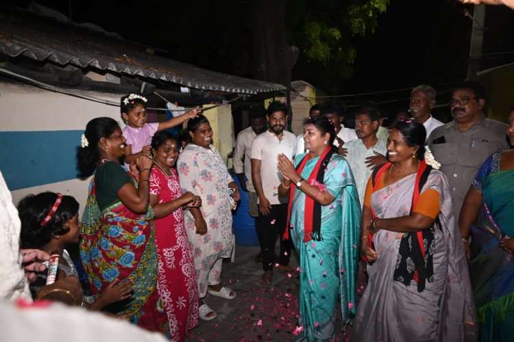 பொதுசிவில்சட்டம் கொண்டு வரப்படும் என்று அமித்ஷா பேசியுள்ளாா். வேதாளம் முருங்கைமரம் ஏறுகிறது. பாஜக அதிமுக கூட்டணியை தோற்கடிக்க வேண்டும் அமைச்சர் கீதாஜீவன் பேசினாா்.