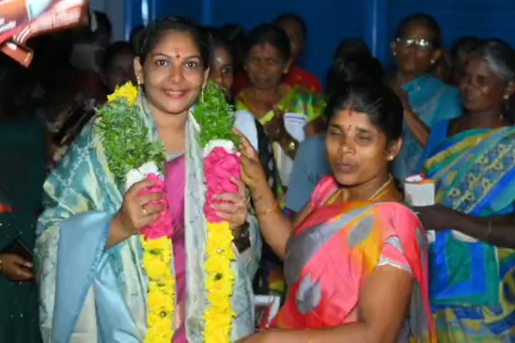 ஒட்டப்பிடாரம் (தனி) தொகுதியில் நம் நாடு நம் மக்கள் நம் எதிர்காலம் (NMEK) கட்சியின் சார்பில் போட்டியிடும் வேட்பாளர் அருணாதேவி ரமேஷ்பாண்டியன்,ஓட்டப்பிடாரம் தொகுதியில் தீவிரமாகப் தேர்தல் பிரச்சாரத்தில் ஈடுபட்டு வருகிறார்.