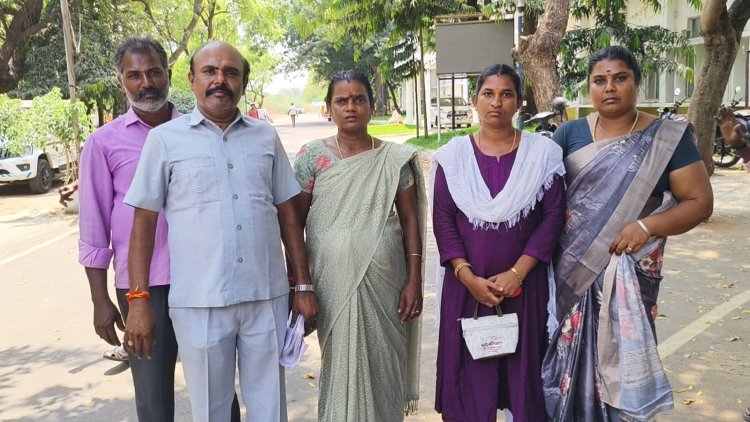 சொத்து தகராறில் தனது தம்பி கூலிப்படையினரை வைத்து தன்னை கொலை செய்ய முயல்வதாக தூத்துக்குடி மாவட்ட காவல் கண்காணிப்பாளர் அலுவலகத்தில் பாதிக்கப்பட்ட அண்ணன் குடும்பத்தினருடன் வந்து புகார்