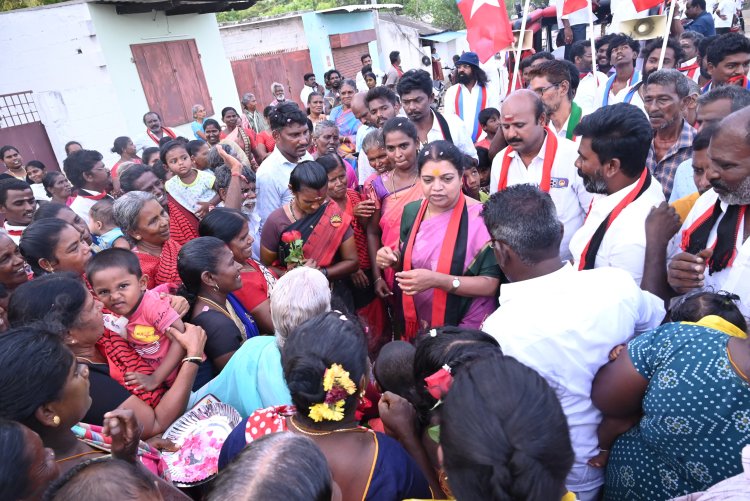 சிஜிசி காலணி, செல்சீலினி காலணி, கால்டுவெல்காலணி, 3 சென்ட் அந்தோணியாா்புரம், சாந்திநகா், அமுதாநகா், உள்ளிட்ட பகுதிகளில் பிரச்சாரத்தில் அமைச்சர் கீதாஜீவன்  பிரச்சாரம்