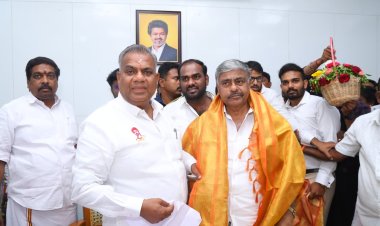 42 வருடம் காங்கிரஸ் இயக்கத்தில் பல்வேறு பொறுப்புகள் வகித்து வரும் முக்கிய பிரமுகர்  என்டிஎஸ் சாா்லஸ்,தமாகாவிலிருந்து விலகி தவெக பொதுச் செயலாளர் அமைச்சா் ஆனந்த முன்னிலையில் தவெகவில் ஐக்கியம்!!!