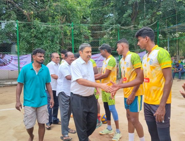 தூத்துக்குடியில் மாநில அளவிலான கைப்பந்து போட்டி நடைபெற்றது.