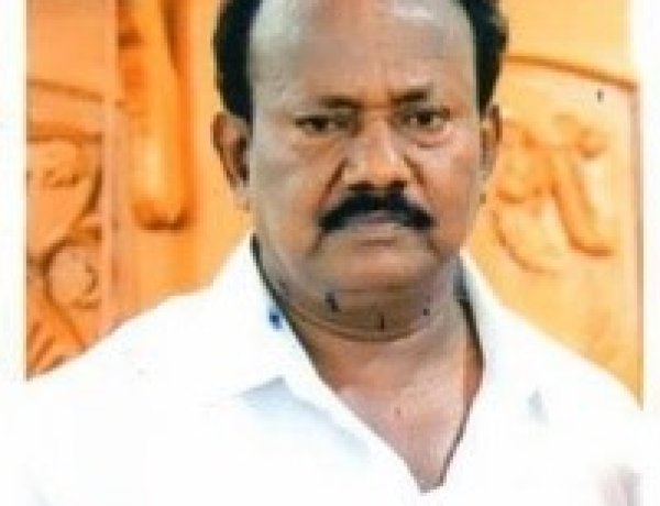 தூத்துக்குடியில் விஜய் கூட்டணிக்கு எதிா்ப்பு தொிவித்து கட்சி பதவியை ராஜினமா செய்தாா் காங்கிரஸ் கவுன்சிலா் சந்திரபோஸ்