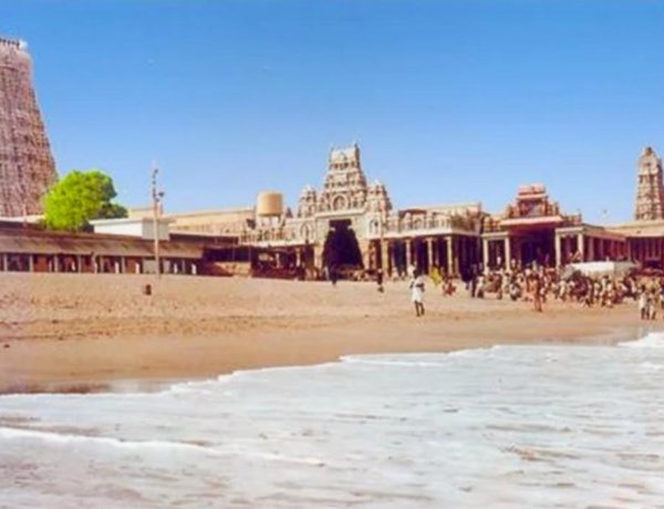 திருச்செந்தூர் கோவிலில் ரூபாய் 25 லட்சம் மோசடி அறநிலைத்துறை பெண் ஊழியர் சஸ்பெண்ட்