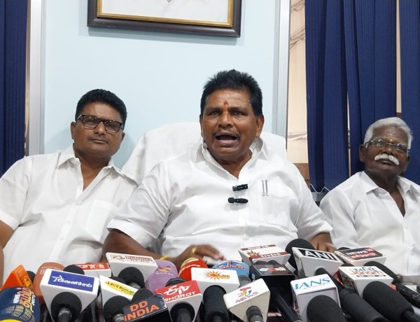 கன்னியாகுமரியில் ஒரு நிகழ்ச்சிக்கு சென்றேன் அப்போது அங்கு பார்த்தேன் 250 லாரிகள் வரிசையாக நிற்கிறது . அனிதா ராதாகிருஷ்ணன் எம் எல் ஏ பரபரப்பு பேட்டி.