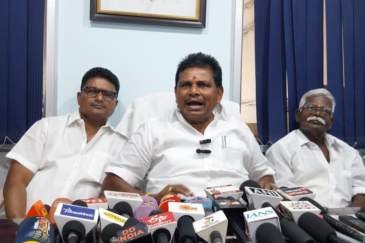 கன்னியாகுமரியில் ஒரு நிகழ்ச்சிக்கு சென்றேன் அப்போது அங்கு பார்த்தேன் 250 லாரிகள் வரிசையாக நிற்கிறது . அனிதா ராதாகிருஷ்ணன் எம் எல் ஏ பரபரப்பு பேட்டி.