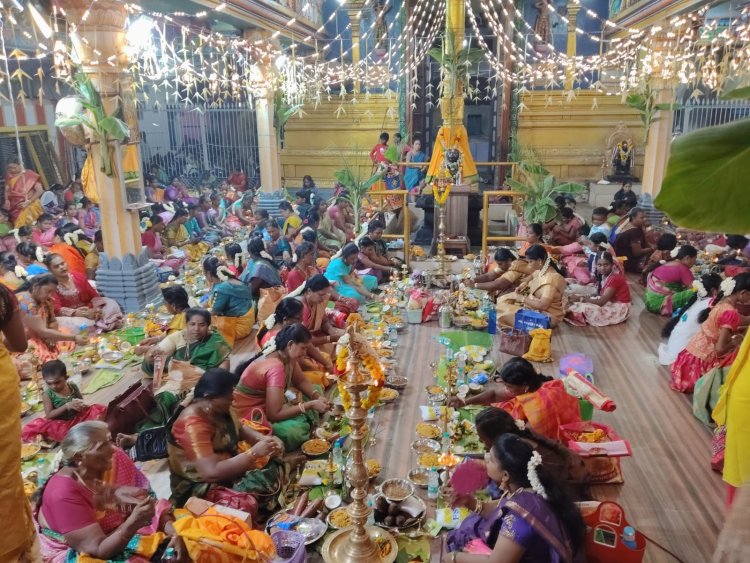 தூத்துக்குடி சண்முகபுரம் பத்திரகாளியம்மன் கோவிலில் சித்ரா பௌர்ணமி திருவிளக்குபூஜை