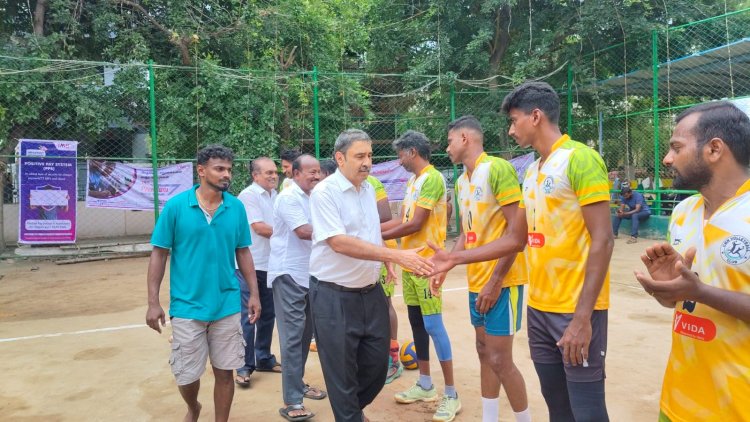 தூத்துக்குடியில் மாநில அளவிலான கைப்பந்து போட்டி நடைபெற்றது.