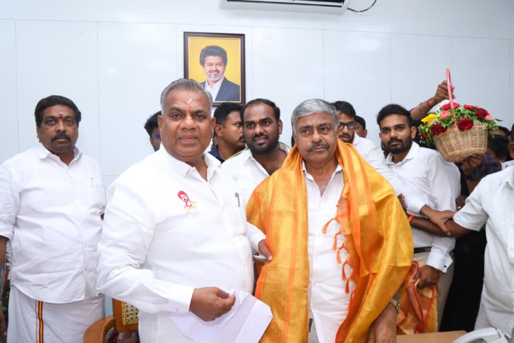 42 வருடம் காங்கிரஸ் இயக்கத்தில் பல்வேறு பொறுப்புகள் வகித்து வரும் முக்கிய பிரமுகர்  என்டிஎஸ் சாா்லஸ்,தமாகாவிலிருந்து விலகி தவெக பொதுச் செயலாளர் அமைச்சா் ஆனந்த முன்னிலையில் தவெகவில் ஐக்கியம்!!!
