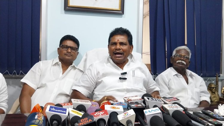 கன்னியாகுமரியில் ஒரு நிகழ்ச்சிக்கு சென்றேன் அப்போது அங்கு பார்த்தேன் 250 லாரிகள் வரிசையாக நிற்கிறது . அனிதா ராதாகிருஷ்ணன் எம் எல் ஏ பரபரப்பு பேட்டி.