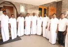 அதிமுக அமைப்புச் செயலாளராக நியமிக்கப்பட்டதையொட்டி பொதுச்செயலாளர் எடப்பாடி பழனிசாமி உடன் முன்னாள் அமைச்சர் எஸ்.பி. சண்முகநாதன் சந்தித்து வாழ்த்து.