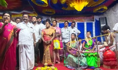 நான் சிறுவயதிலேயே எனது தந்தை தா்மகா்த்தாவாக இருந்த பத்திரகாளியம்மன் கோவிலில் வில்லிசை நிகழ்ச்சியை கண்டு களித்து ரசித்தேன் தூத்துக்குடி மேலசண்முகபுரம் முத்துமாரியம்மன் கோவிலில் கொடைவிழாவில் முன்னாள் அமைச்சர் கீதாஜீவன் ரூசிகரம்
