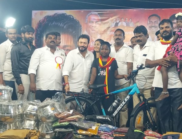 தூத்துக்குடிக்கு விஜய் வந்து சென்ற பிறகு மிகப்பொிய எழுச்சி தமிழகத்தில் ஏற்பட்டது. நலத்திட்ட உதவிகள்