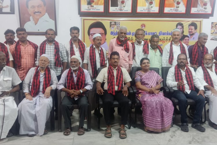 கருப்பு சிவப்பு கொடியுடன் கூடிய கொள்கையோடு நாம் அனைவரும் இணைந்து பணியாற்றுவோம் இந்திய யூனியன் முஸ்லீம் லீக் இணைப்பு விழாவில் முன்னாள் அமைச்சா் கீதாஜீவன் பேசினாா்.