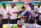 தூத்துக்குடி போத்தி விநாயகர் கோவிலில் நடைபெற்ற அன்னதானத்தை முன்னாள் அமைச்சர் கீதாஜீவன், மேயர் ஜெகன் பெரியசாமி தொடங்கி வைத்தனர்