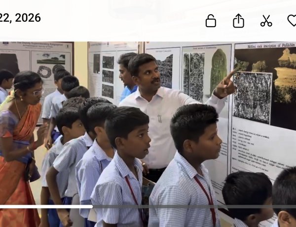 இந்திய தொல்லியல் துறை சார்பில் தூத்துக்குடி காமராஜ் கல்லூரி வரலாற்றுத் துறையும் இணைந்து நடத்திய கல்வெட்டுகளின் புகைப்பட கண்காட்சியை பள்ளி கல்லூரி மாணவர்கள் பார்வையிட்டனர்