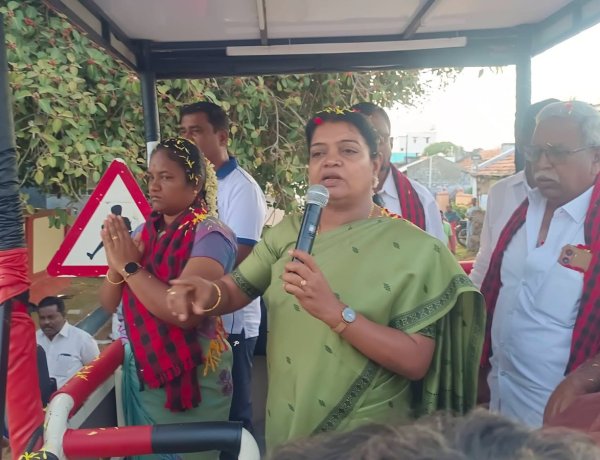 இந்தியாவில் தமிழகம் திமுக ஆட்சியில் எல்லாத்துறைகளிலும் சாதனை படைத்து தொழில்துறையில் நம்பா் ஒன் மாநிலமாக இருந்தது. இப்போது அனைத்தும் இழந்தது போல் நிற்கும் நிலை உருவாகியுள்ளது. தாராபுரம் பிரச்சாரத்தில் கீதாஜீவன் பேசினாா்