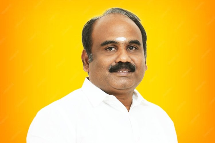 100 நாள் வேலை திட்ட பெண்களை அலுவலக கோப்புகளை தூக்க பயன்படுத்துவதா? பாஜக மாவட்ட தலைவர் சித்ராங்கதன் கண்டனம்