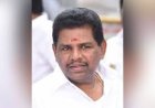 தூத்துக்குடி தெற்கு மாவட்ட தி.மு.க.,வில் குழப்பம் அரசியல் வட்டாரத்திலும், அதிகாரிகள் மத்தியிலும் நடக்கும் பரபரப்பு விஷயங்கள் குறித்து டீக்கடை பெஞ்சில் பேசப்பட்டது.
