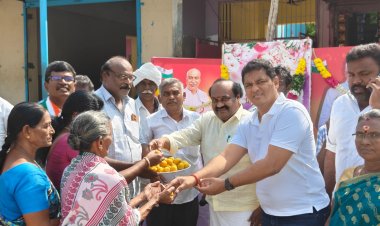தூத்துக்குடியில் சிவாஜிகணேசன் பிறந்த நாளை முன்னிட்டு வடக்கு மாவட்ட காங்கிரஸ் தலைவர் பெருமாள்சாமி மாியாதை