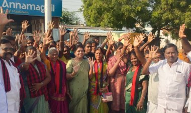 தாராபுரம் தொகுதியில் திமுக வேட்பாளா் சுகன்யாவிற்கு உதயசூாியன் சின்னத்தில் கீதாஜீவன் வாக்கு சேகாித்தாா்.