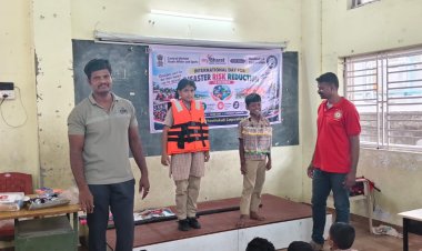 வடகிழக்கு பருவமழையை முன்னிட்டு தூத்துக்குடி மாநகராட்சி சார்பாக மாணவர்கள் மத்தியில் பேரிடர் மேலாண்மை குறித்த விழிப்புணர்வு