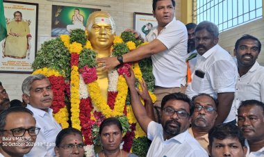 தூத்துக்குடி வடக்கு மாவட்ட காங்கிரஸ் சார்பில் தேவர் 119வது ஜெயந்தி விழா! மாவட்ட தலைவர் பெருமாள் சாமி கதிர்வேல் தலைமை தாங்கி, தேவர் சிலைக்கு மாலை அணிவித்து மரியாதை செலுத்தினார்.