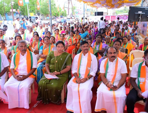 தூத்துக்குடியில் பாஜக சார்பில் ‘சேவா ஜோதி’ பேரணி,தேசியக்கொடி, பாஜக கொடிகளுடன் பங்கேற்ற நிர்வாகிகள்