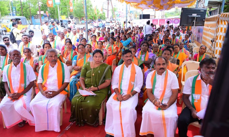 தூத்துக்குடியில் பாஜக சார்பில் ‘சேவா ஜோதி’ பேரணி,தேசியக்கொடி, பாஜக கொடிகளுடன் பங்கேற்ற நிர்வாகிகள்
