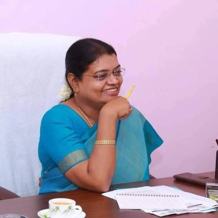 தூத்துக்குடி மாநகாில் மனமகிழ் மன்றங்களை திறக்கும் எண்ணங்களை கைவிடுங்கள் மதுக்கடைகளை மூடிவிட்டு மனமகிழ் மன்றங்களை திறப்பது தான் மாற்றமா? முதல்வரே முன்னாள் அமைச்சா் கீதாஜீவன் கண்டனம்